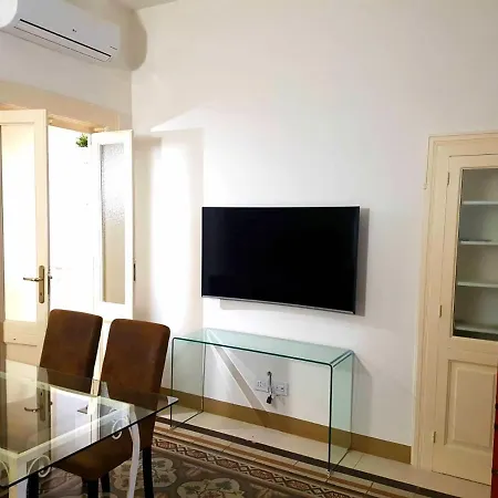 Sea And City View Studio Flat Апартаменты Бари